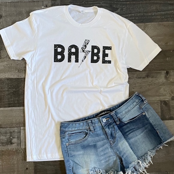 Babe Tee Graphic Tee Large - Picture 1 of 8